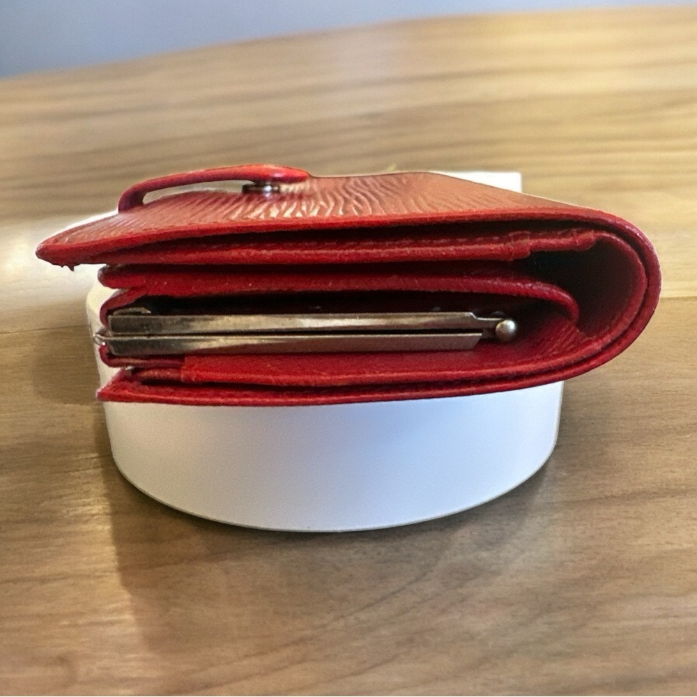 Louis Vuitton Epi Kisslock Bifold Wallet - Picture 7 of 8